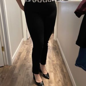 Judith and Charles black cigarette mid-rise pants size 12